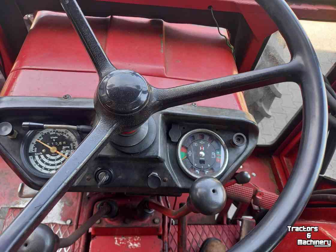 Tractors International 733 4-wd + frontlader