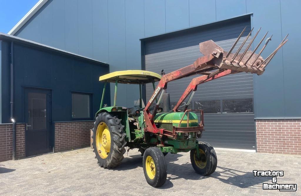 Tractor John Deere 1130 met voorlader en 1040 - beide 2wd en kenteken fendt ford international