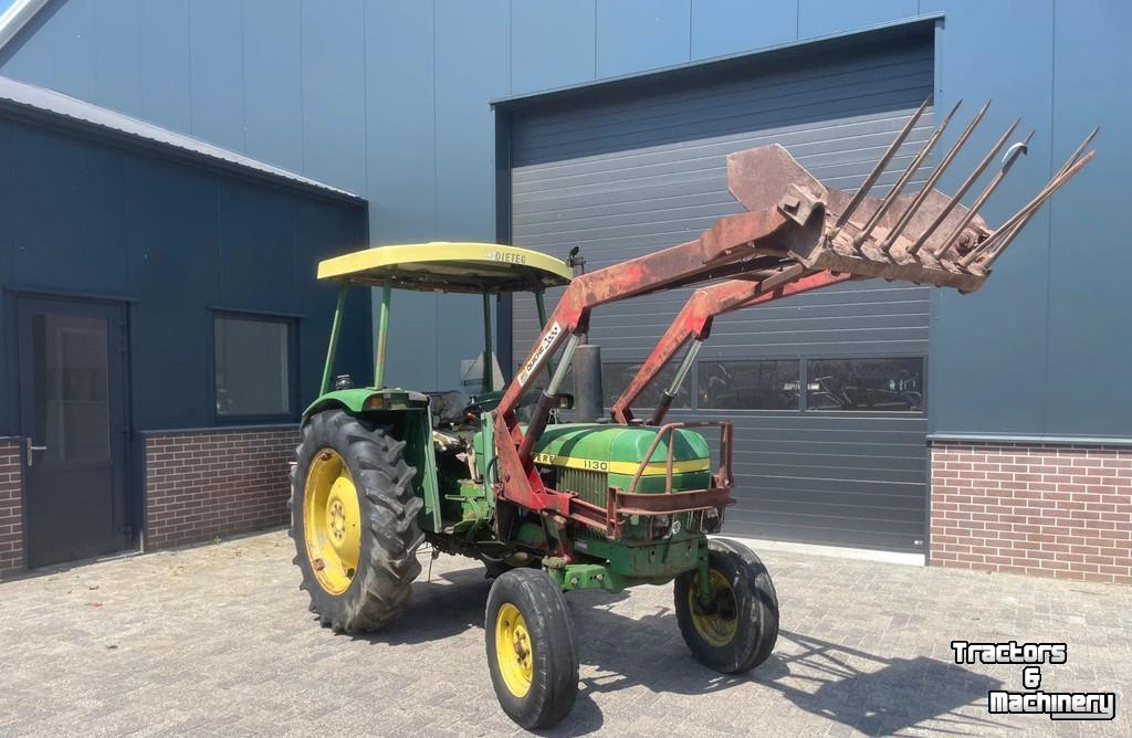 Tractor John Deere 1130 met voorlader en 1040 - beide 2wd en kenteken fendt ford international