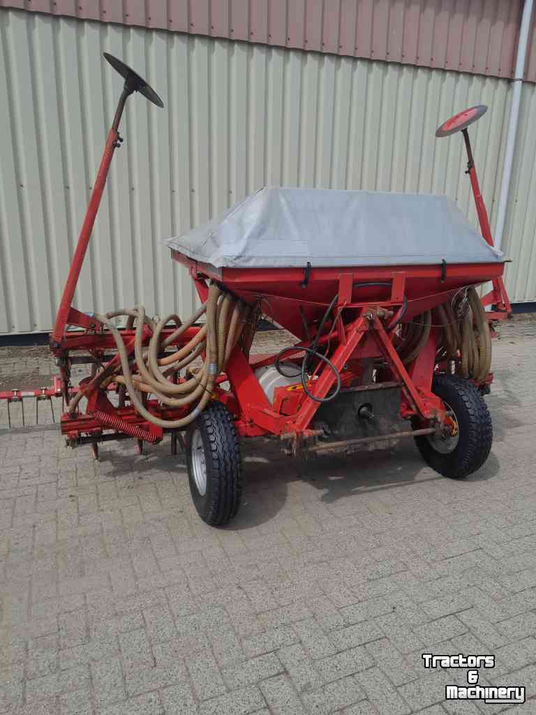 Seed drill Accord Pneumatic DL 450