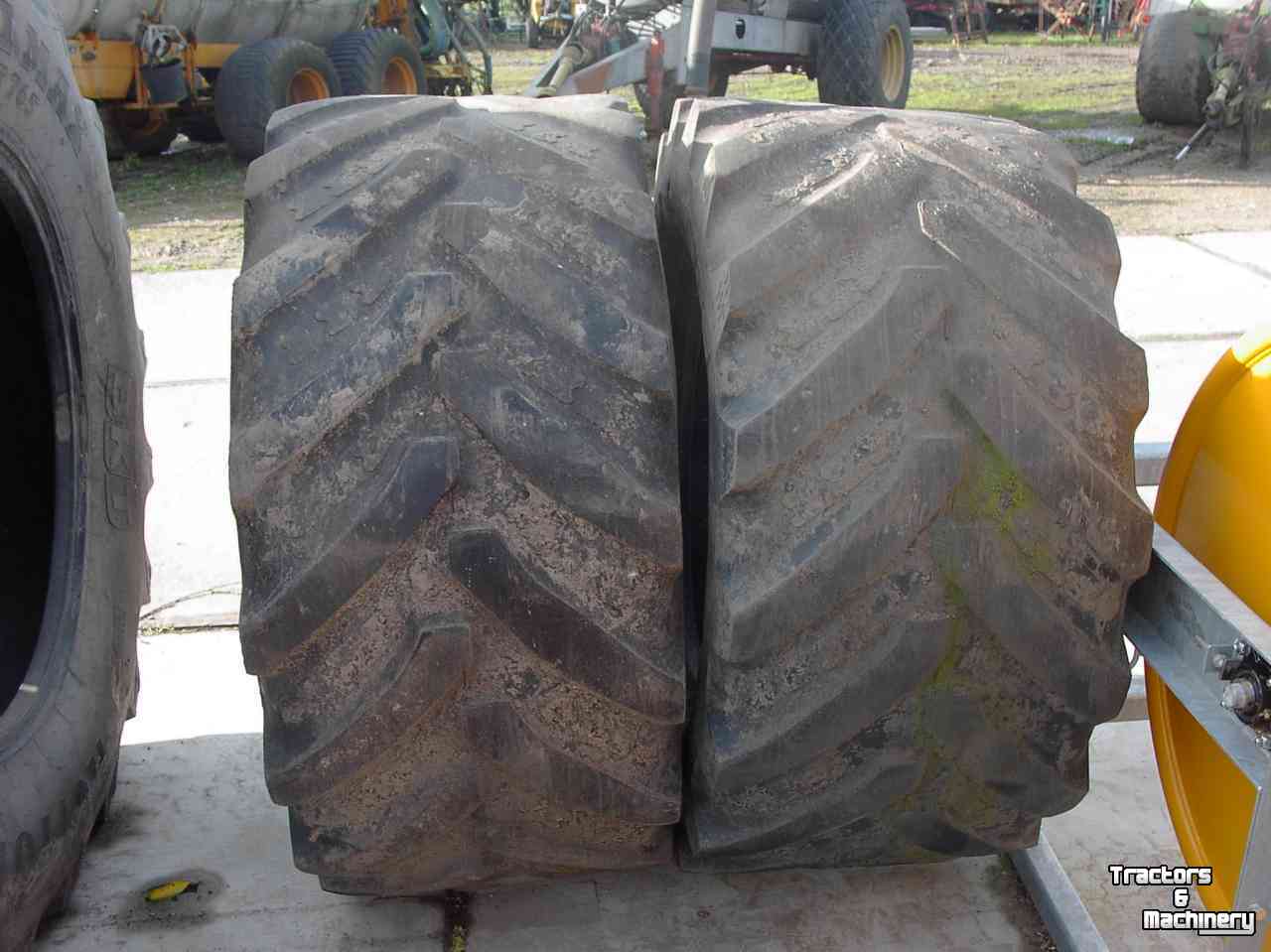 Wheels, Tyres, Rims & Dual spacers BKT 600/65 x 28
