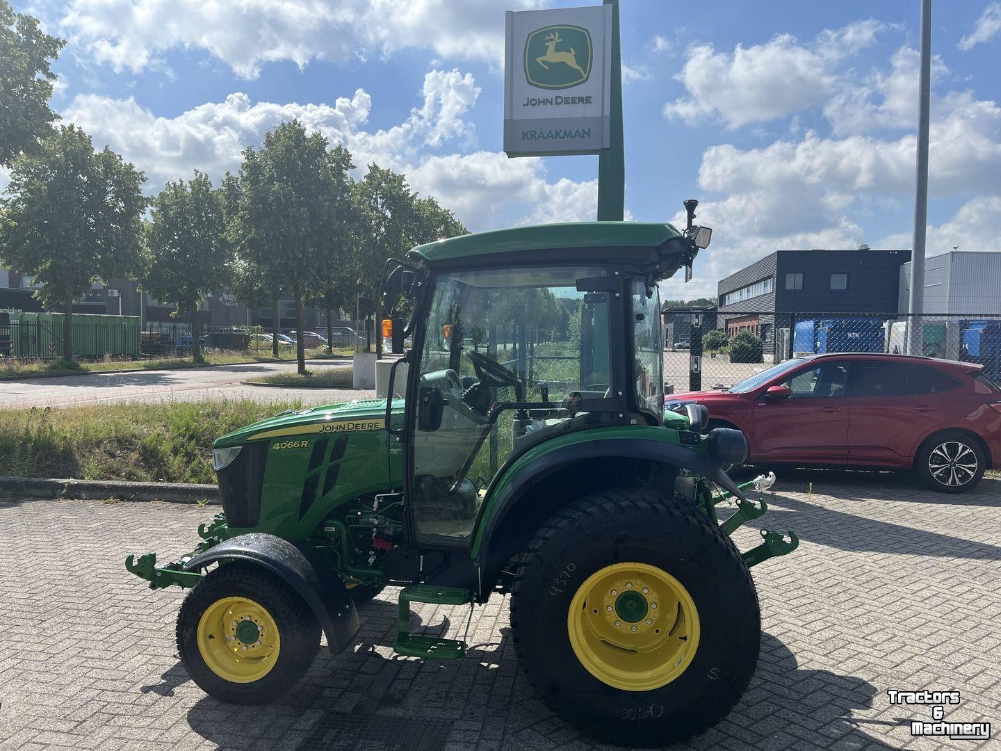 Small-track Tractor John Deere 4066R