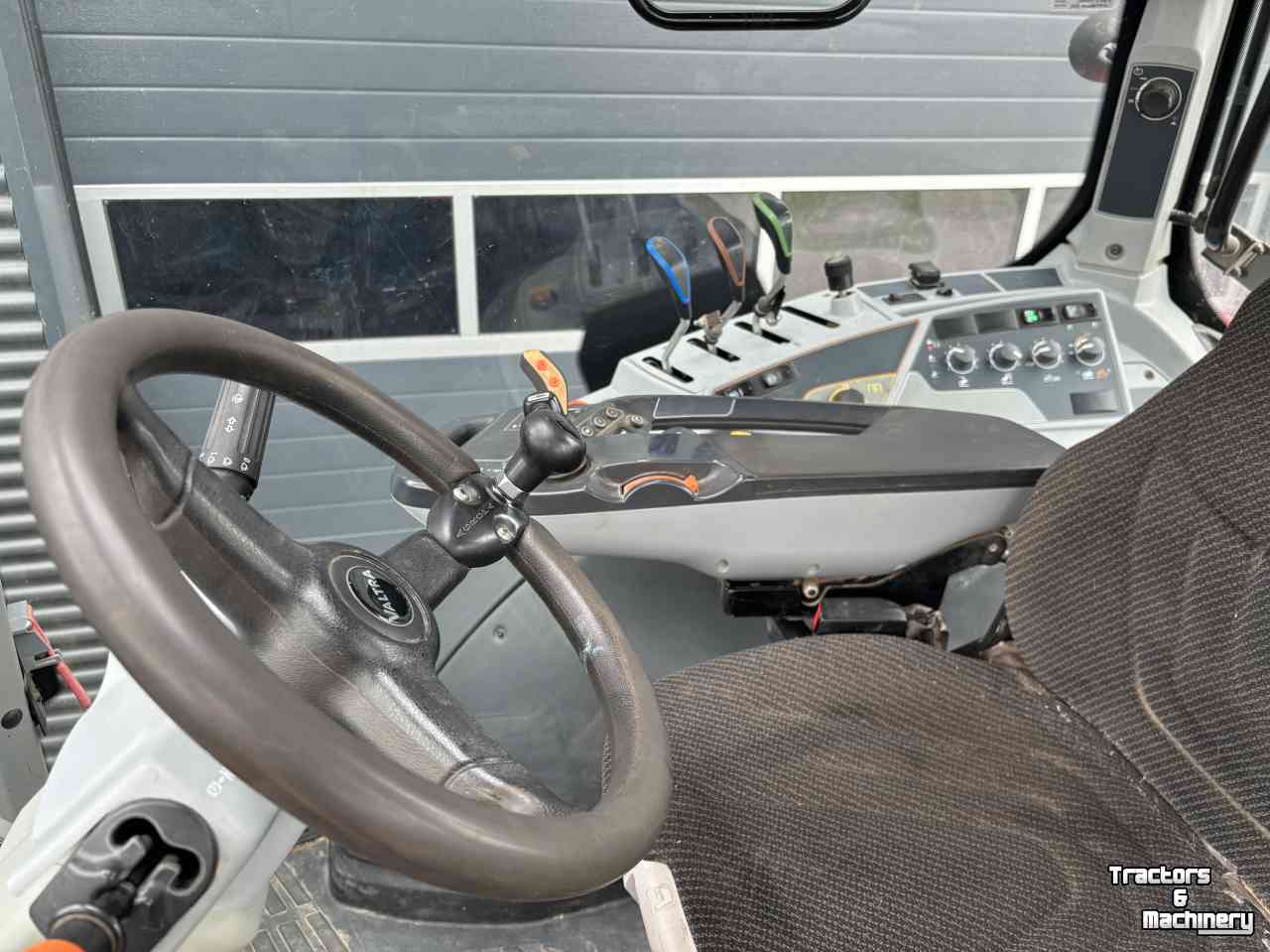 Tractor Valtra N104 Active