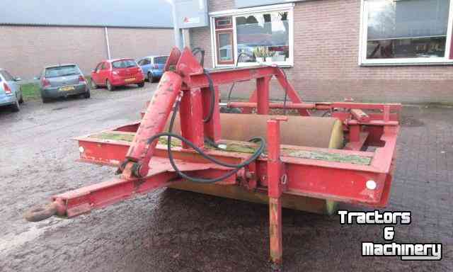 Grassland roll  Landrol met Wielstel