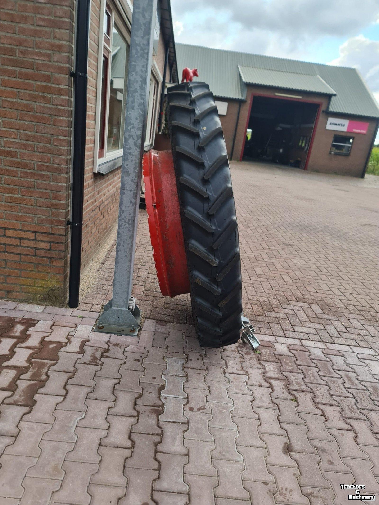 Wheels, Tyres, Rims & Dual spacers  DUBBELLUCHT 270/85R54 NAAST 650/65R42