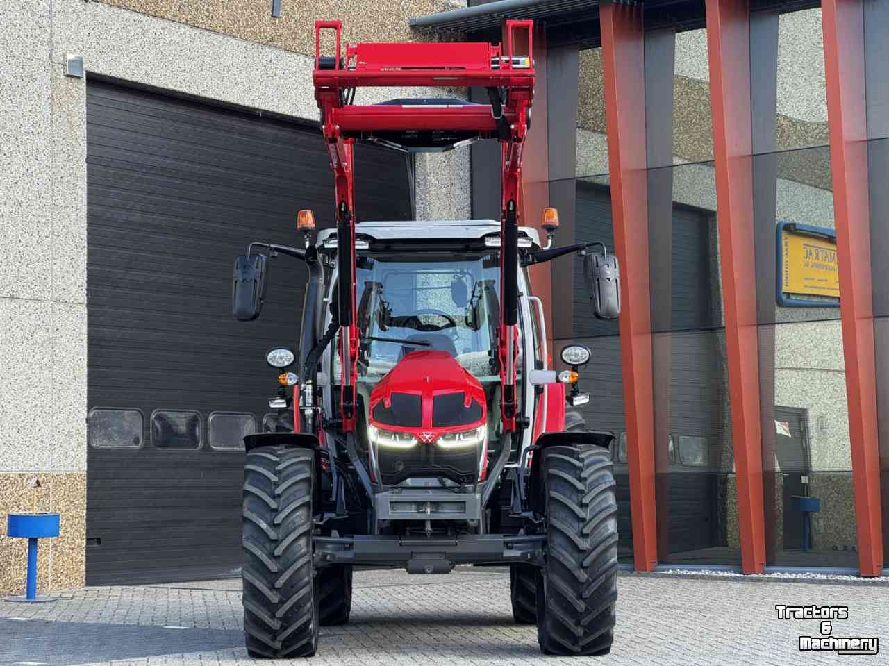 Tractor Massey Ferguson 5S145 EFFICIENT, DYNA 6, Stage V vol geveerd voorlader FL4220,  467 uren!!