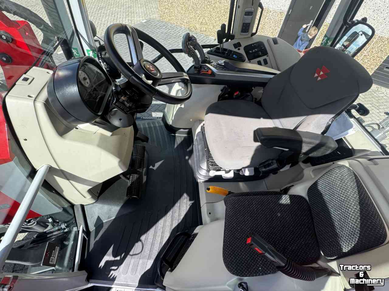Tractor Massey Ferguson 5S145 EFFICIENT, DYNA 6, Stage V vol geveerd voorlader FL4220,  467 uren!!