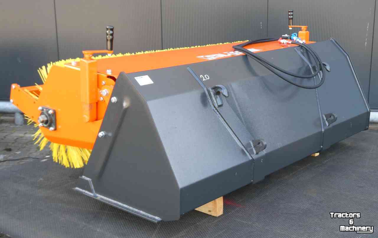 Sweeper Hofstede Bakveegmachine frontlader shovel bak veegmachine compact