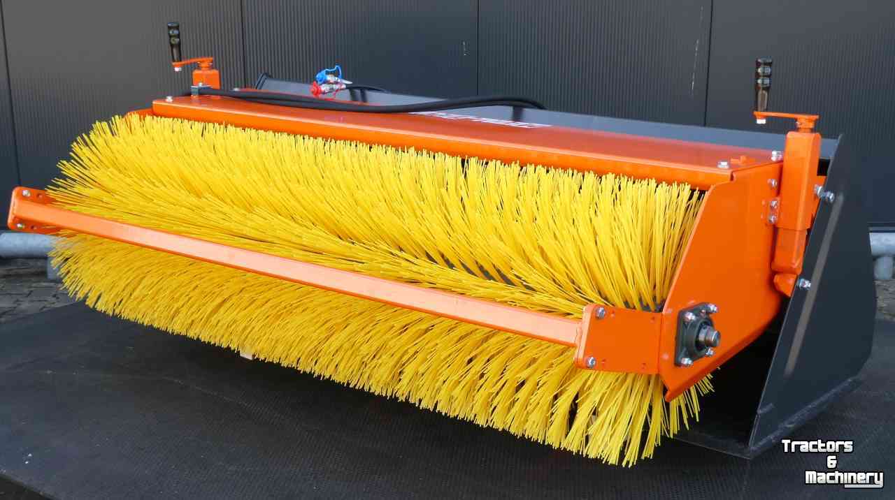 Sweeper Hofstede Bakveegmachine frontlader shovel bak veegmachine compact