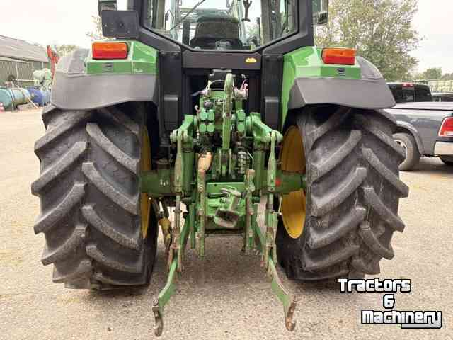 Tractor John Deere 6810
