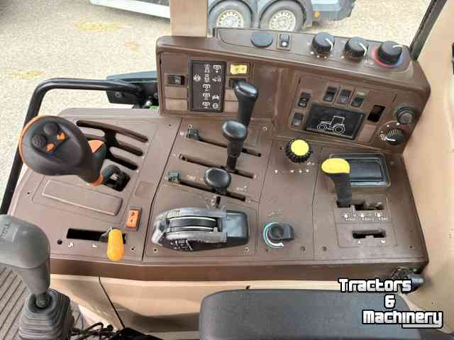 Tractor John Deere 6810