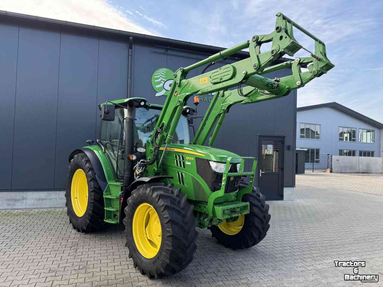 Tractor John Deere 6105R