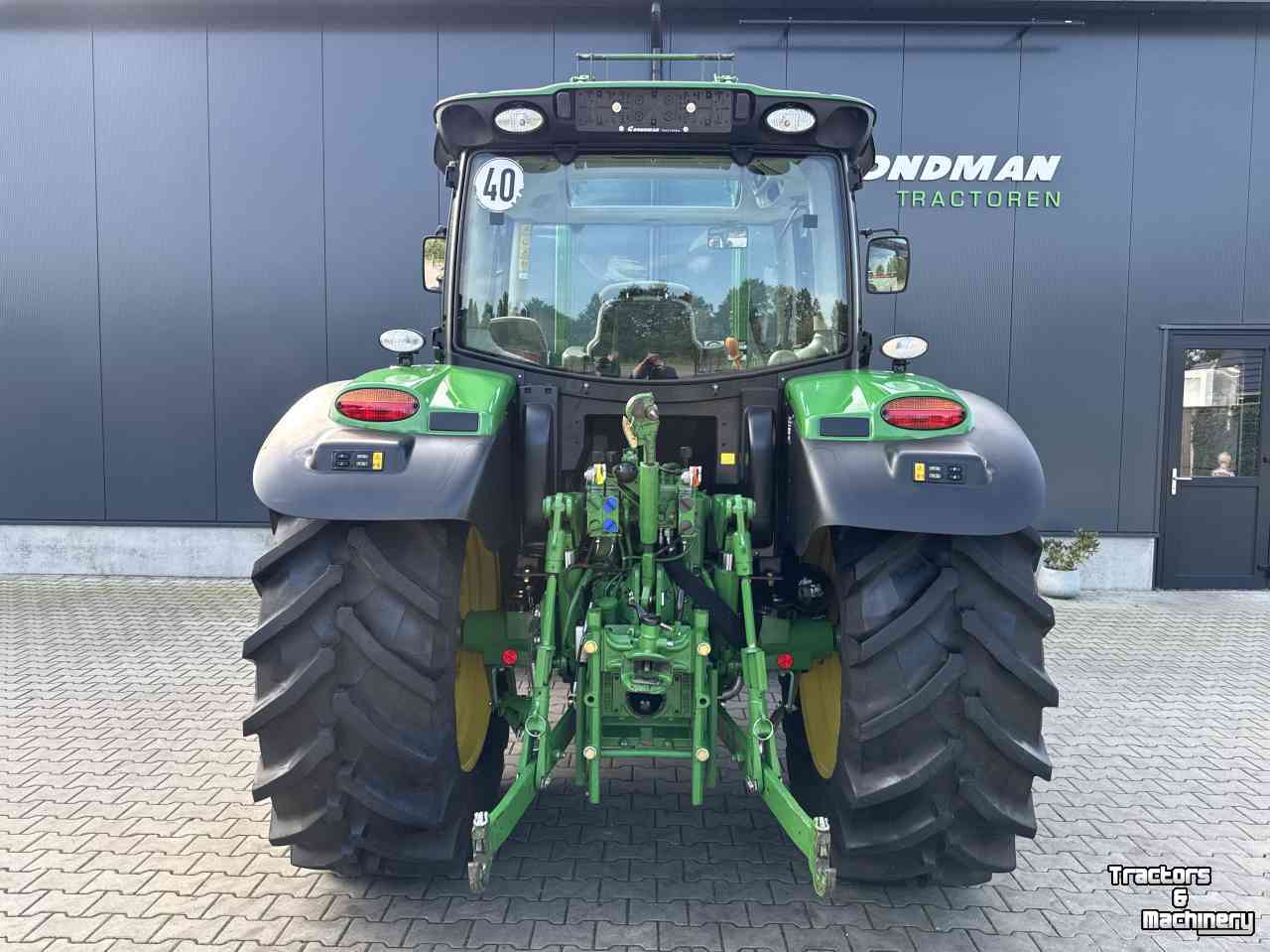 Tractor John Deere 6105R