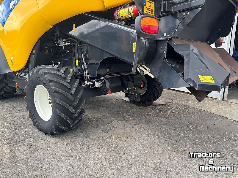 Combine New Holland CX 820