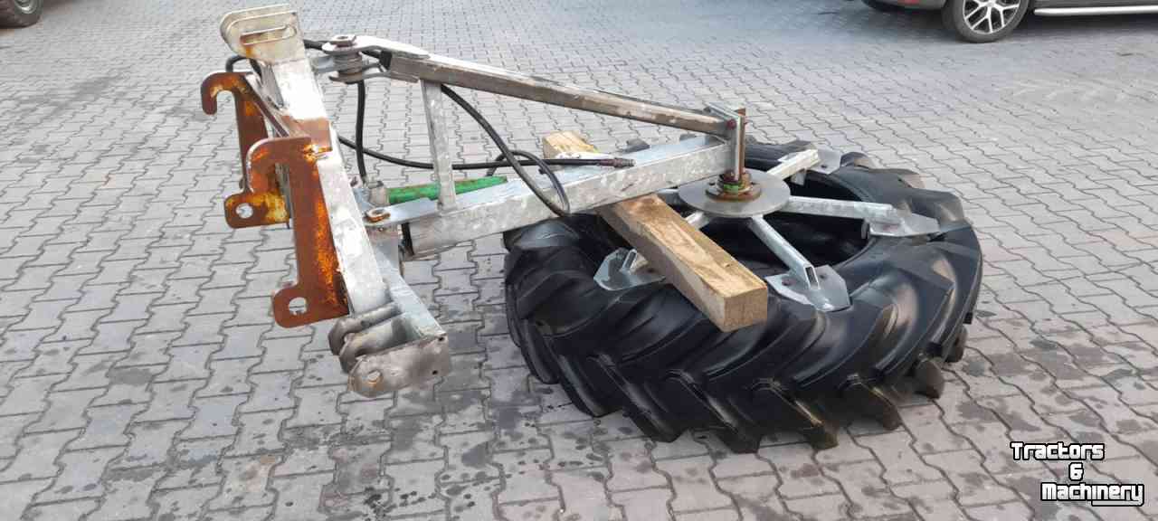 Feed sweeper wheel  voer veeg band