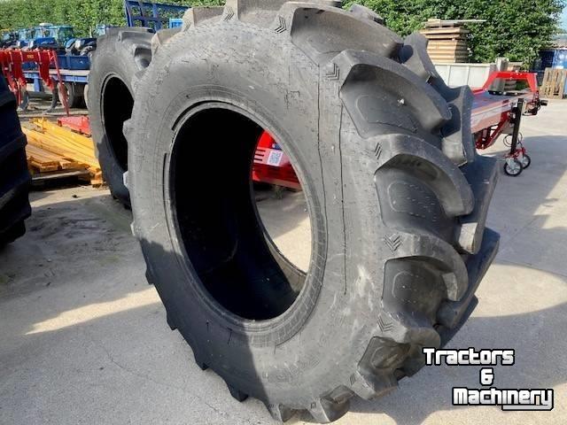 Wheels, Tyres, Rims & Dual spacers Galaxy 710/70R38 set nieuwe banden