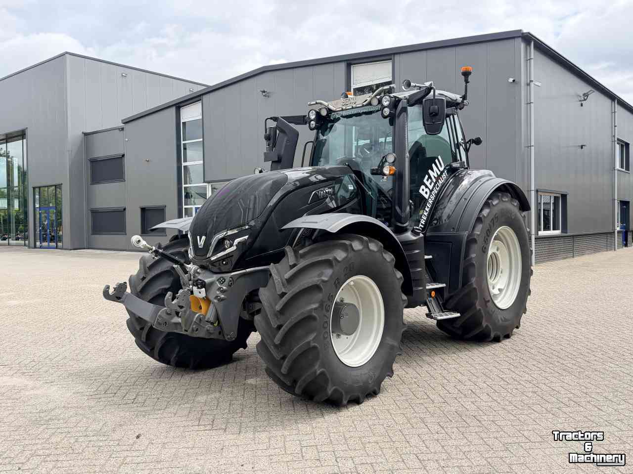 Tractor Valtra T235 Direct Smart Touch