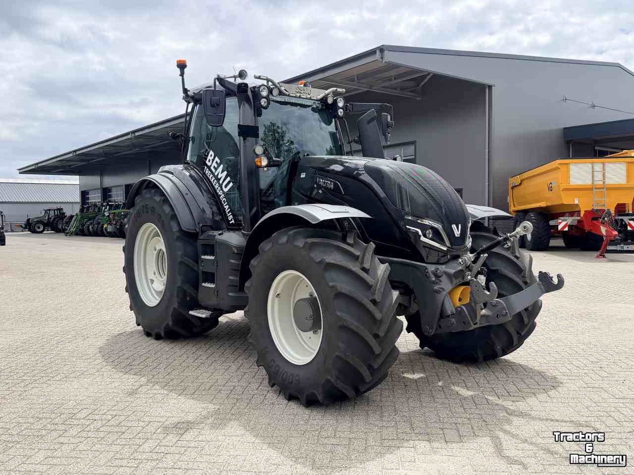 Tractor Valtra T235 Direct Smart Touch