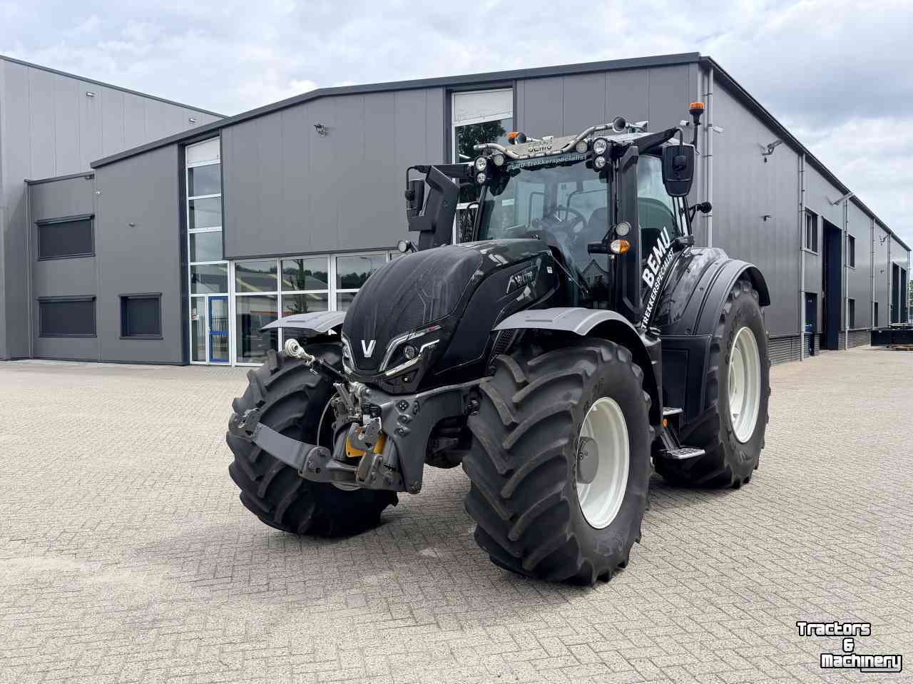 Tractor Valtra T235 Direct Smart Touch