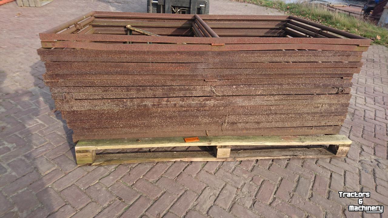 Diverse used spare-parts  KLAPSCHRAAG 200X110