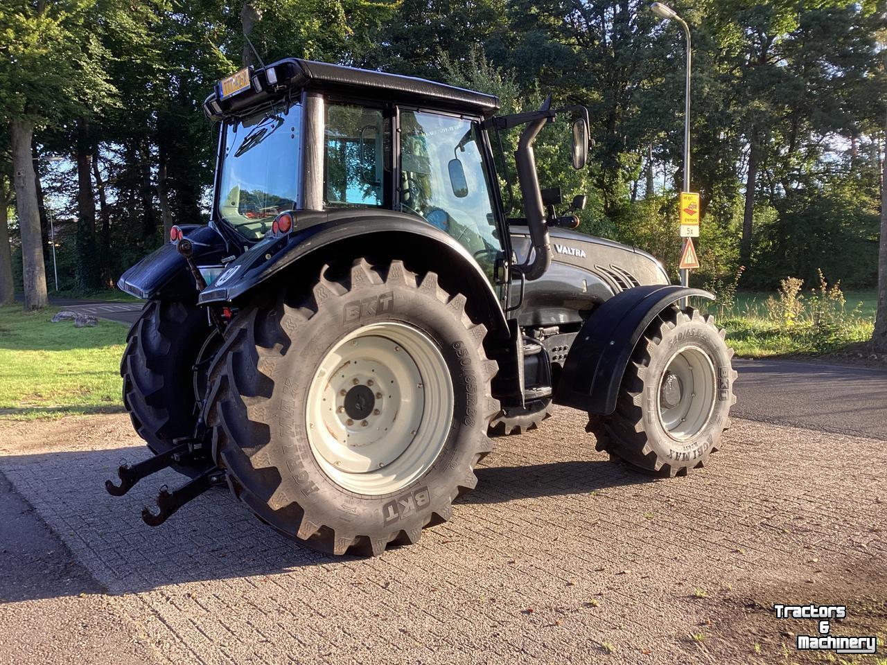 Tractor Valtra T162e