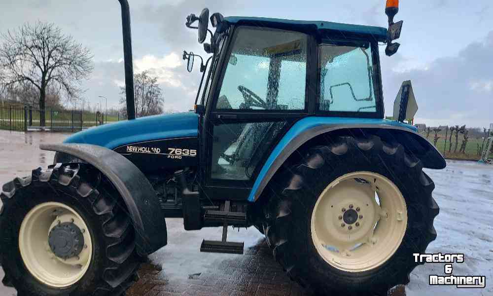 Tractors New Holland 7635