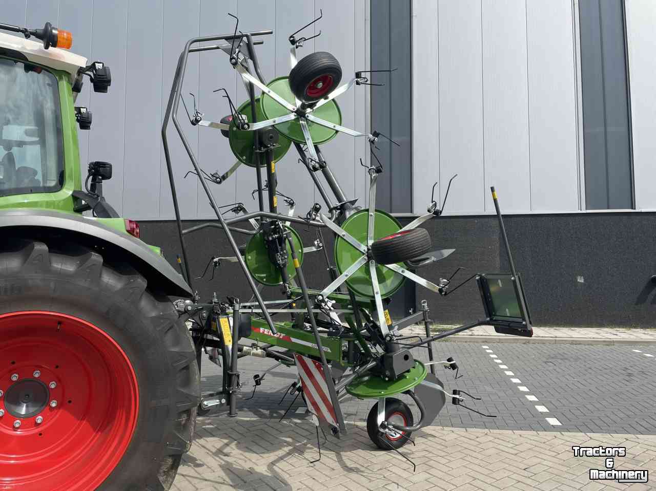 Tedder Fendt Lotus 770 Schudder