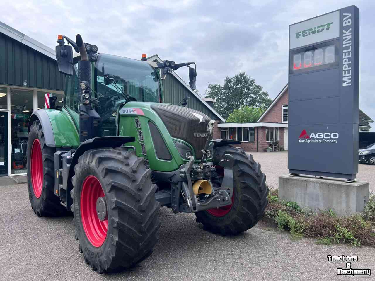 Tractor Fendt 720 S4 Power-Plus