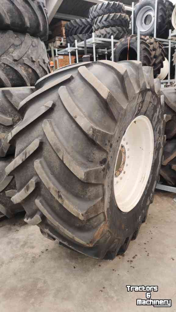 Wheels, Tyres, Rims & Dual spacers New Holland 800/65R32 Michelin XM28