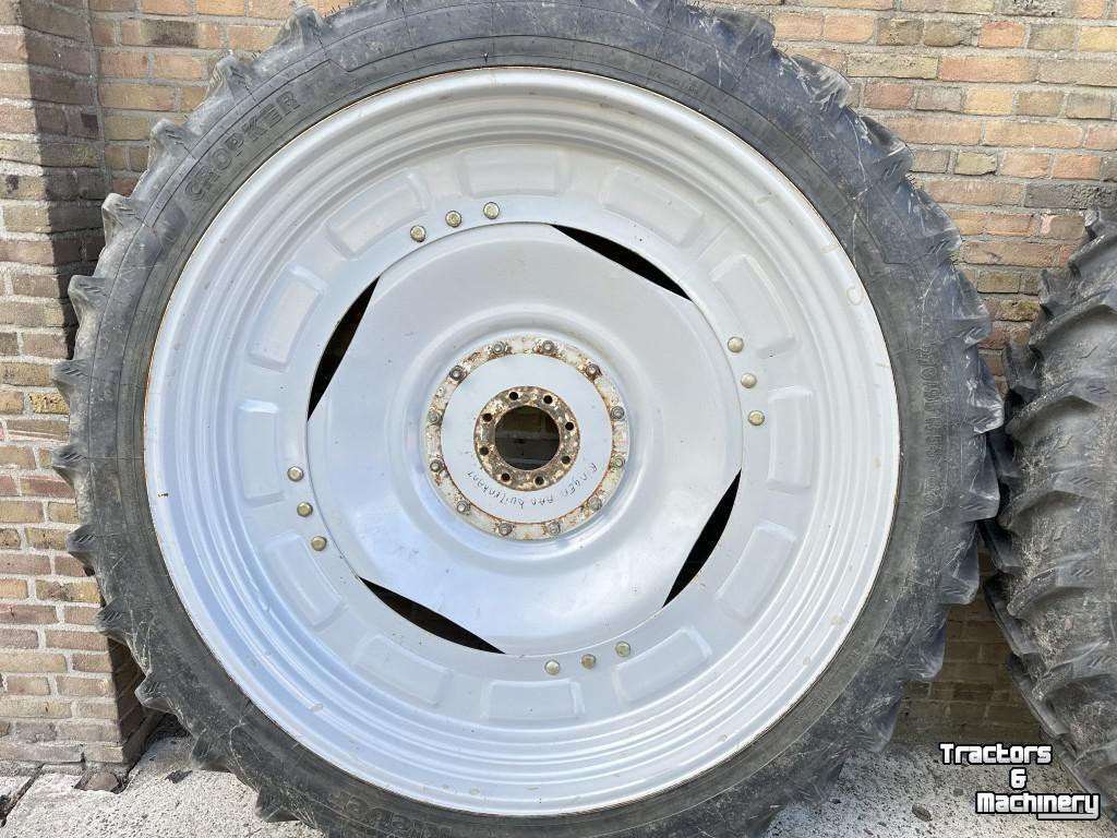 Wheels, Tyres, Rims & Dual spacers Kleber 270/95R54
