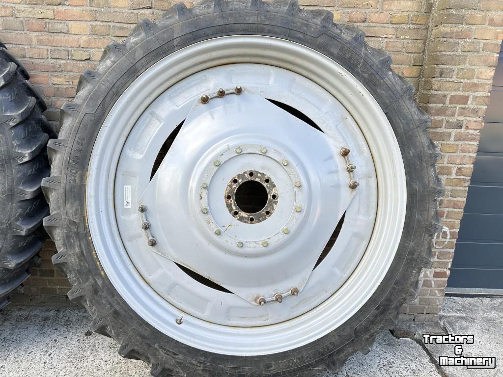 Wheels, Tyres, Rims & Dual spacers Kleber 270/95R54