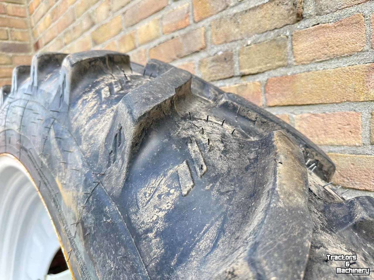 Wheels, Tyres, Rims & Dual spacers Kleber 270/95R54