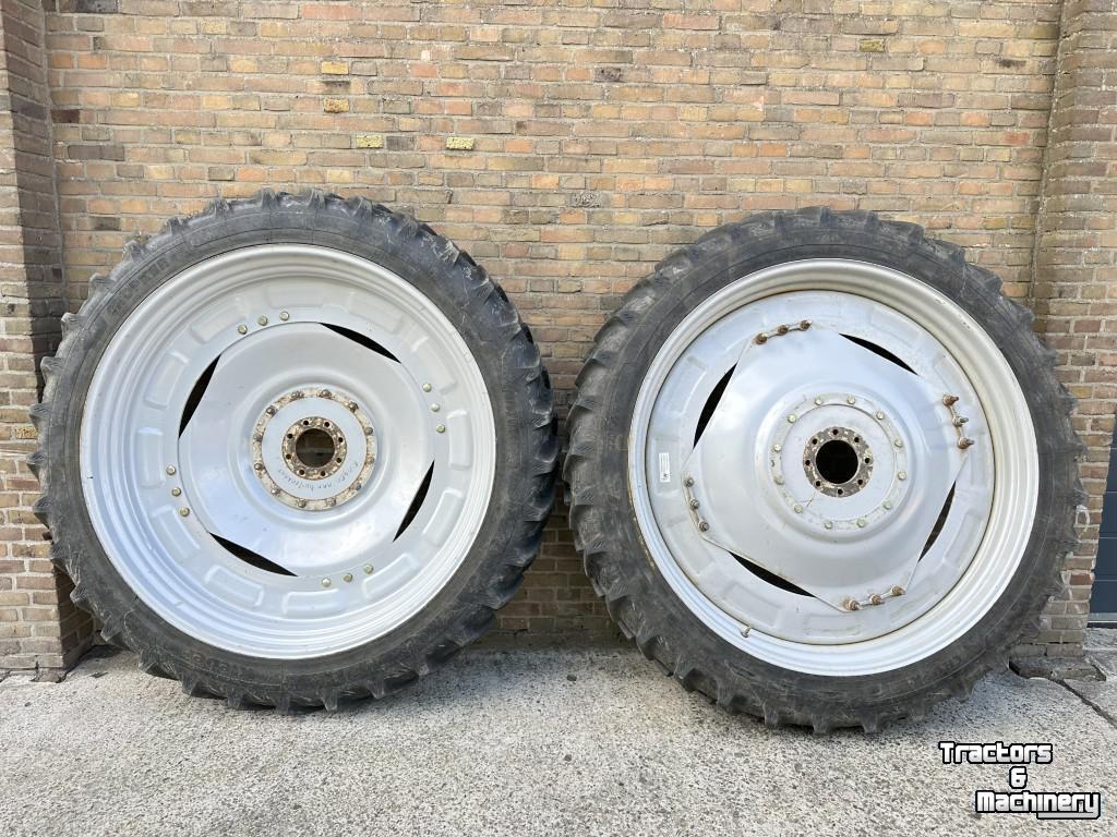 Wheels, Tyres, Rims & Dual spacers Kleber 270/95R54
