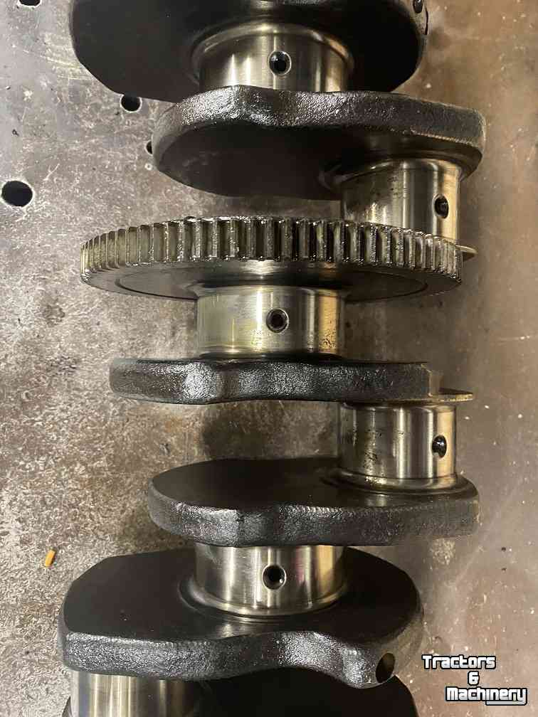 Used parts for tractors Case-IH krukas van een D268, 845XL motor