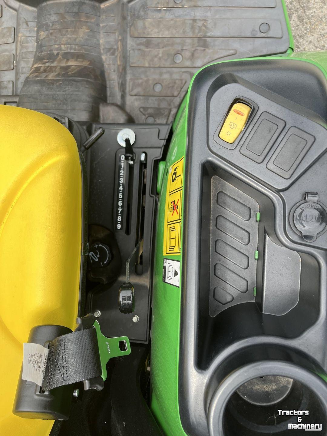 Small-track Tractor John Deere 3025E