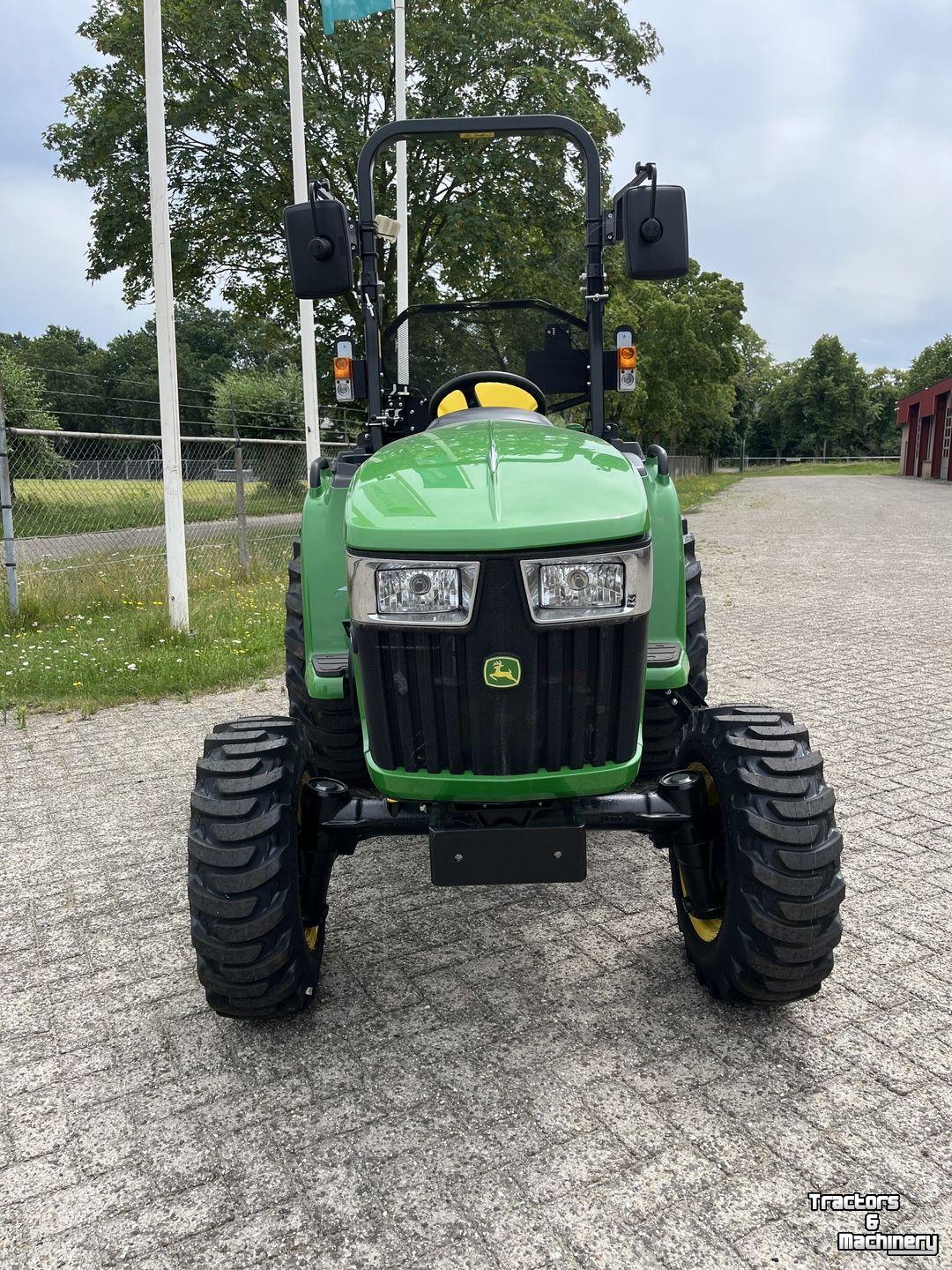 Small-track Tractor John Deere 3025E