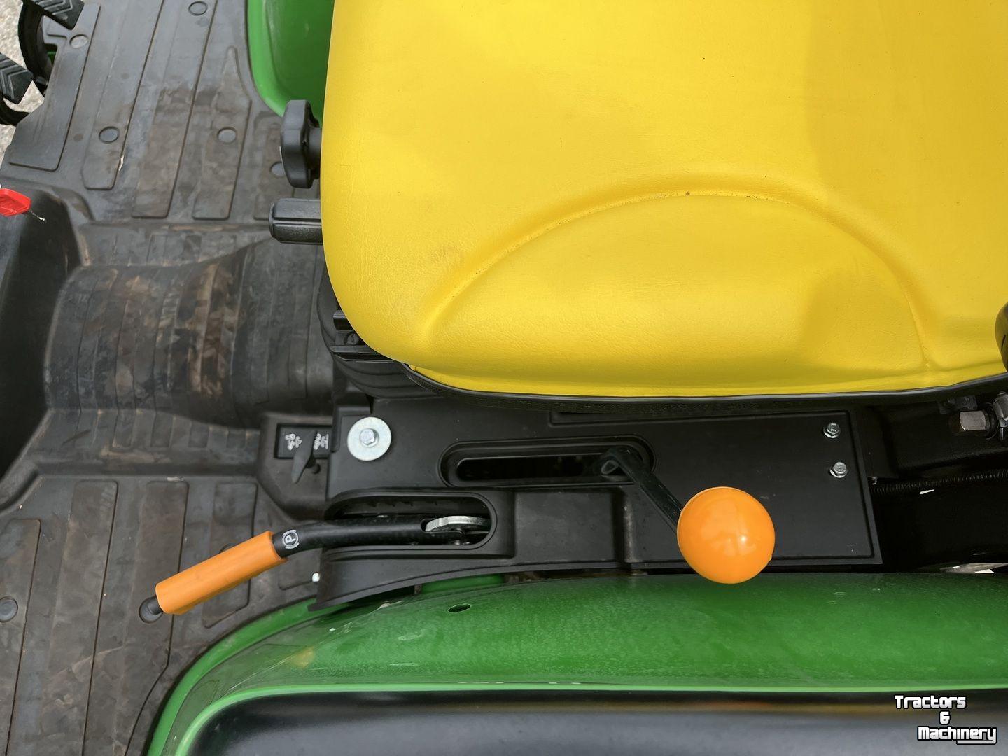 Small-track Tractor John Deere 3025E
