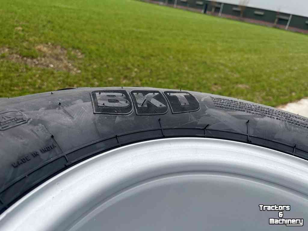 Wheels, Tyres, Rims & Dual spacers BKT 31x15.5-15 Tracmaster