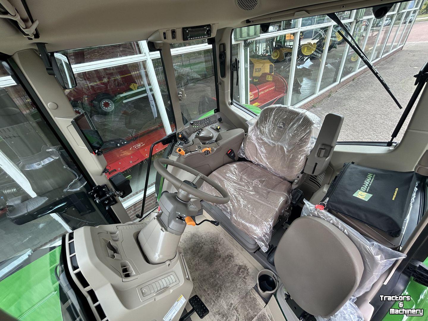 Tractor John Deere 6M 125