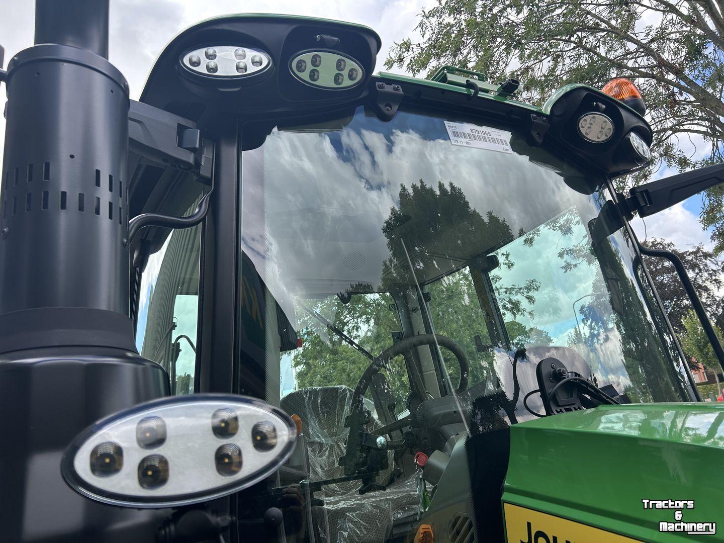 Tractor John Deere 6M 125