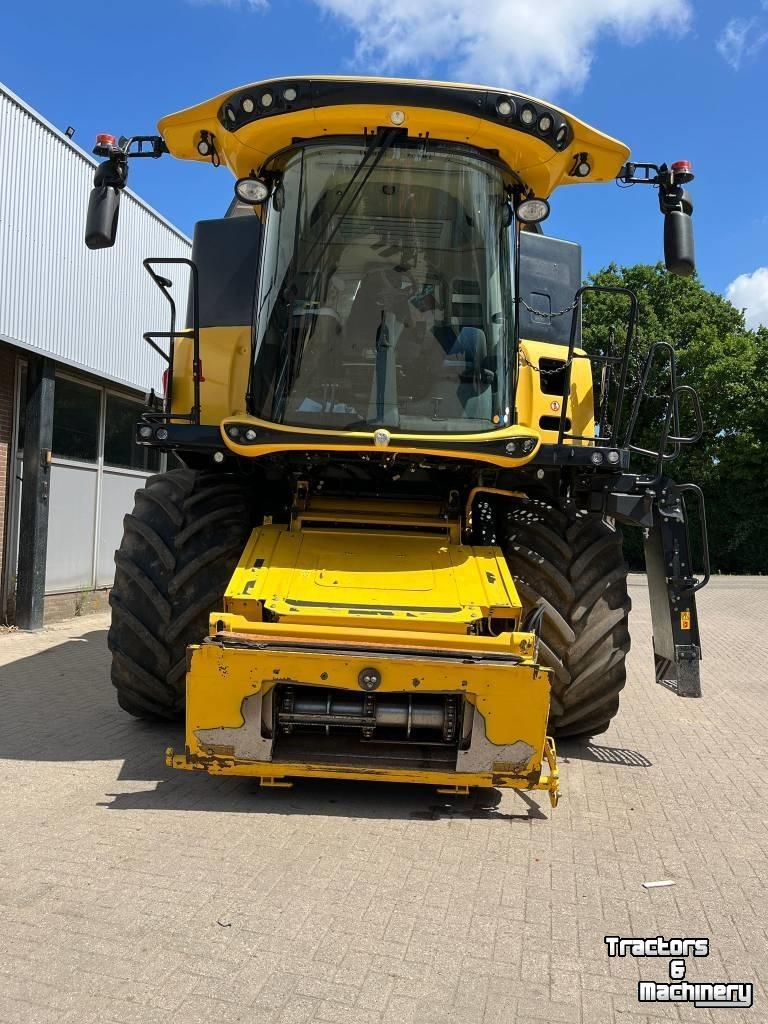 Combine New Holland CR 8.80