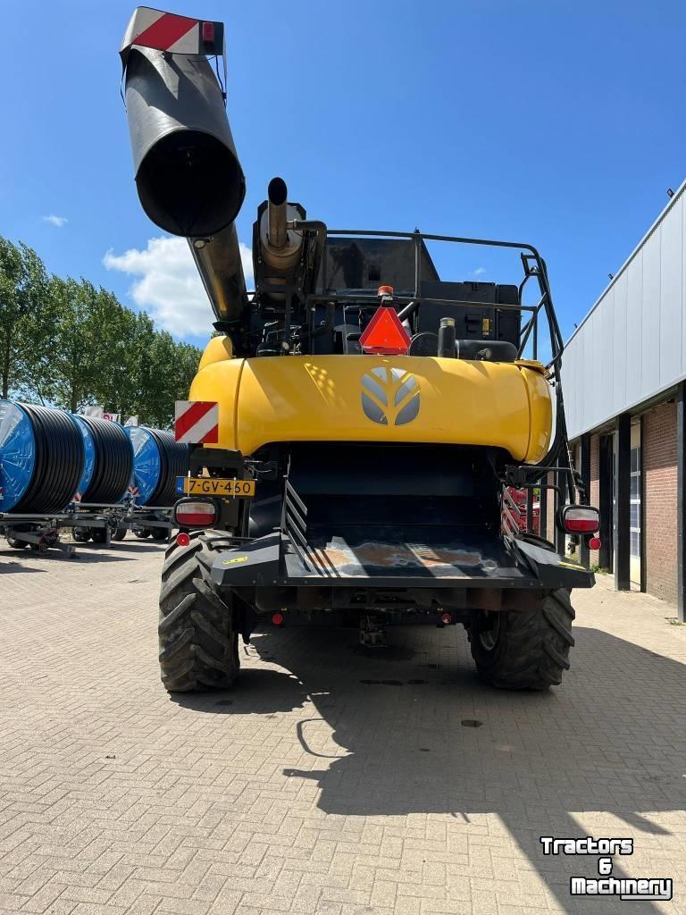 Combine New Holland CR 8.80