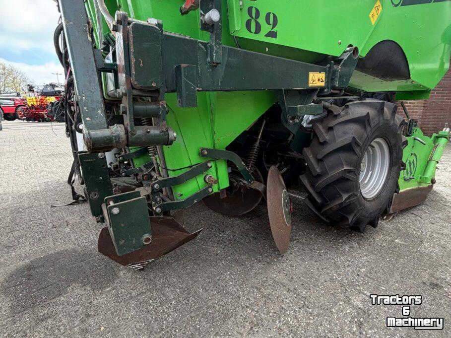Potato planter Miedema Pootmachine