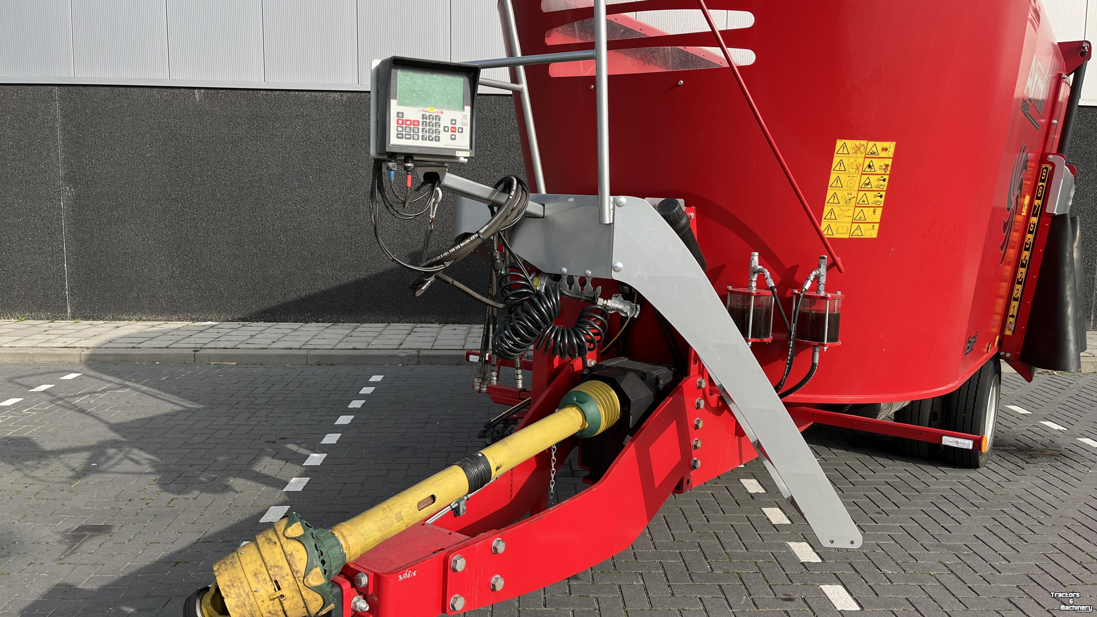 Vertical feed mixer Airmix 16-197/230