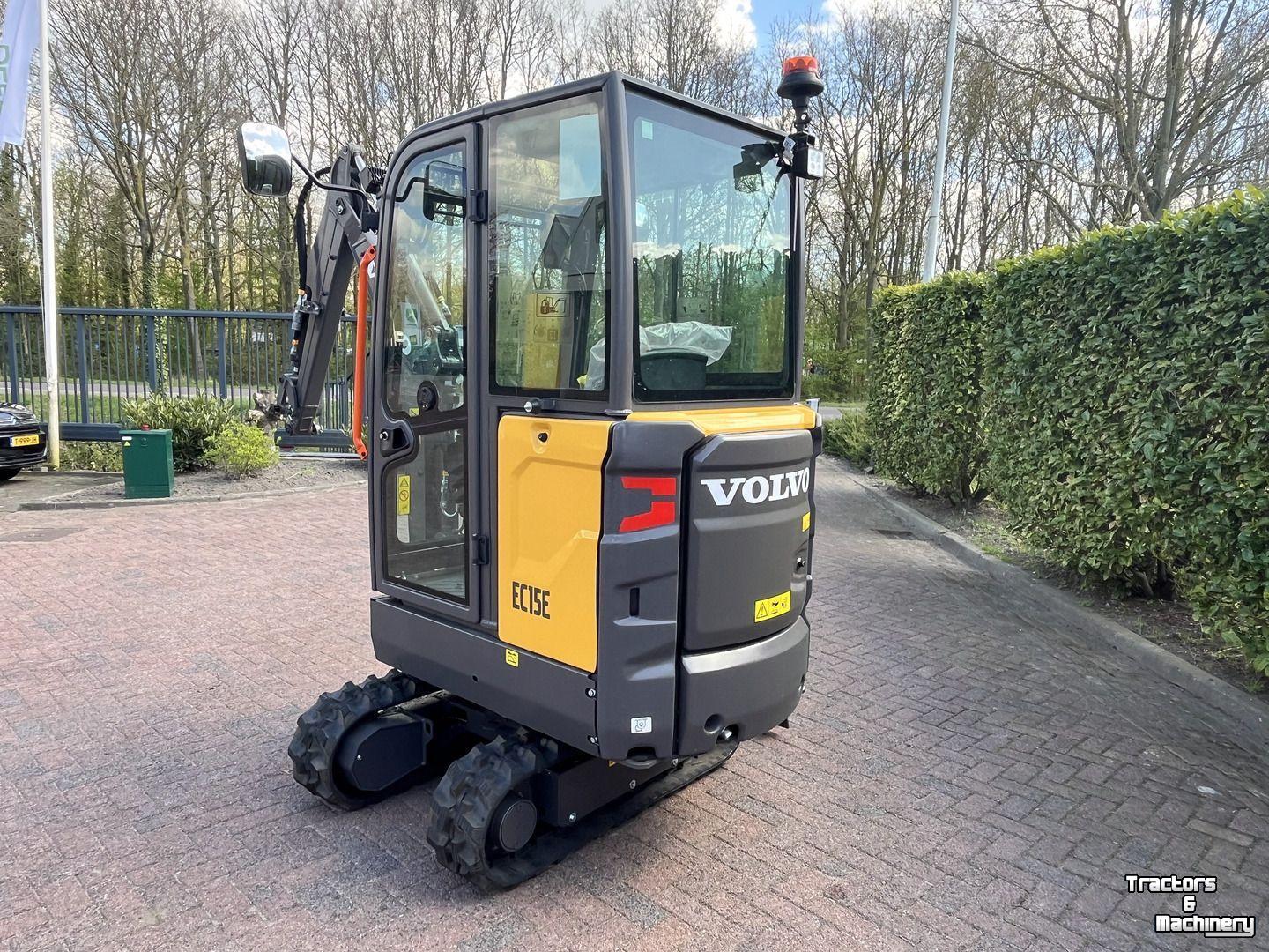 Excavator tracks Volvo EC15E