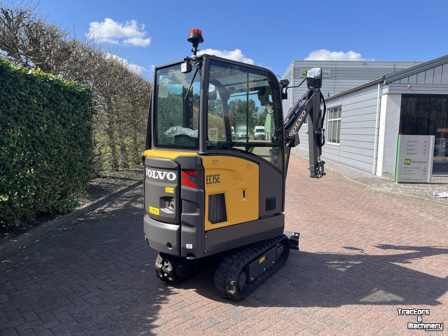Excavator tracks Volvo EC15E