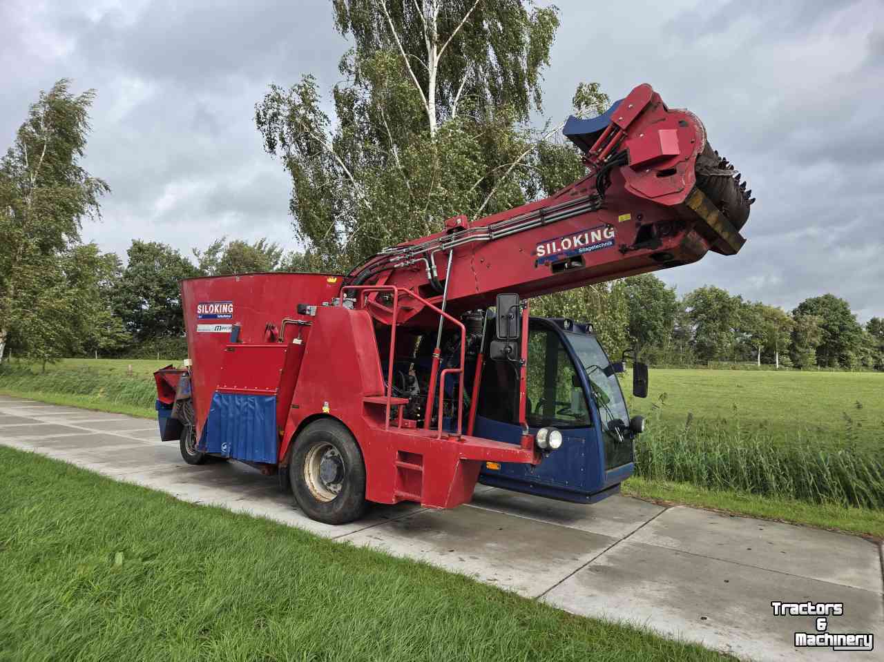 Self-propelled feed mixer Siloking SF13 zelfrijdende voermengwagen