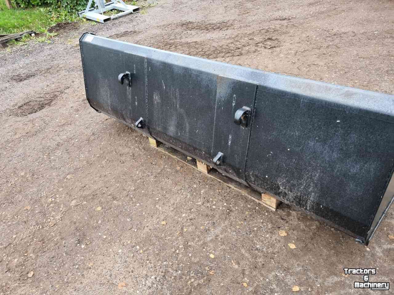 Tractor tipping boxes ATMP voorladerbak
