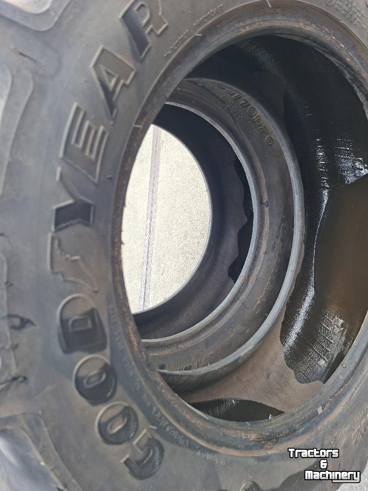 Wheels, Tyres, Rims & Dual spacers Good Year 260/70R20