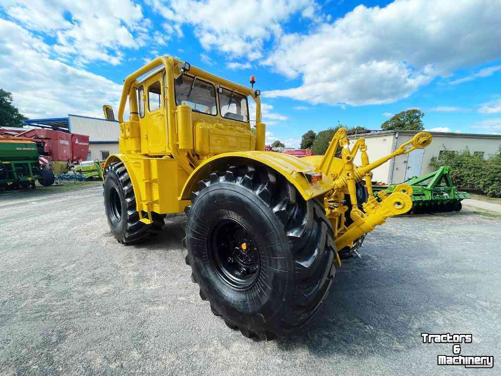 Tractors Kirovets K 700 A